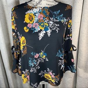 NWOT Lily White Floral Print Top Bow & Bell Sleeve